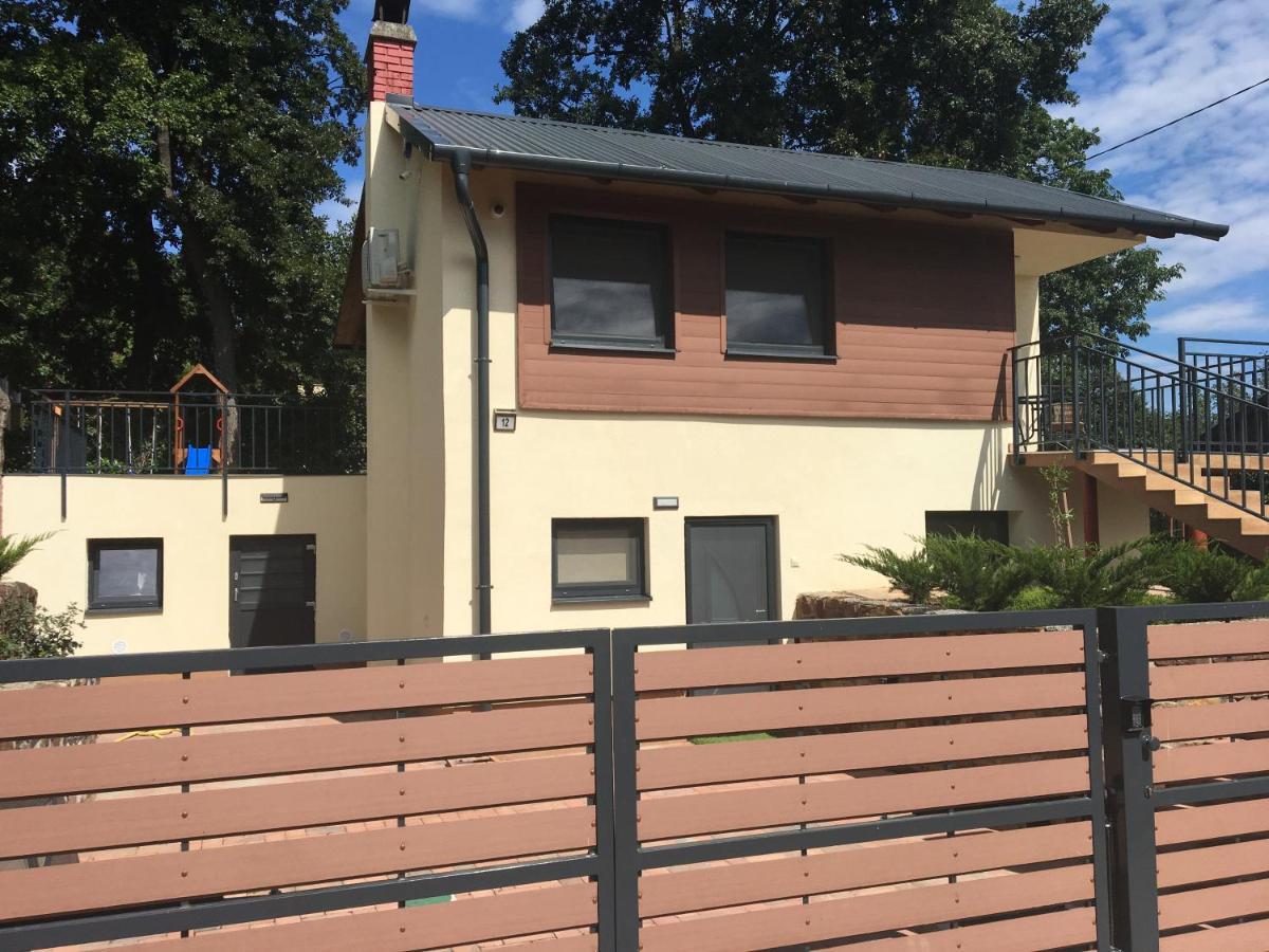 Balaton Wellness Tom Cat Nyaralo 1 Wellness Es 1 Gyermekbarat Apartmannal Kovagoors Dış mekan fotoğraf