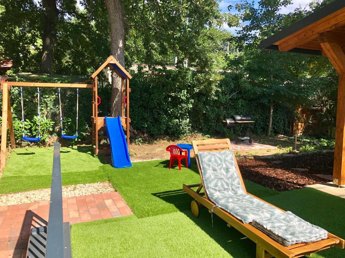 Balaton Wellness Tom Cat Nyaralo 1 Wellness Es 1 Gyermekbarat Apartmannal Kovagoors Dış mekan fotoğraf