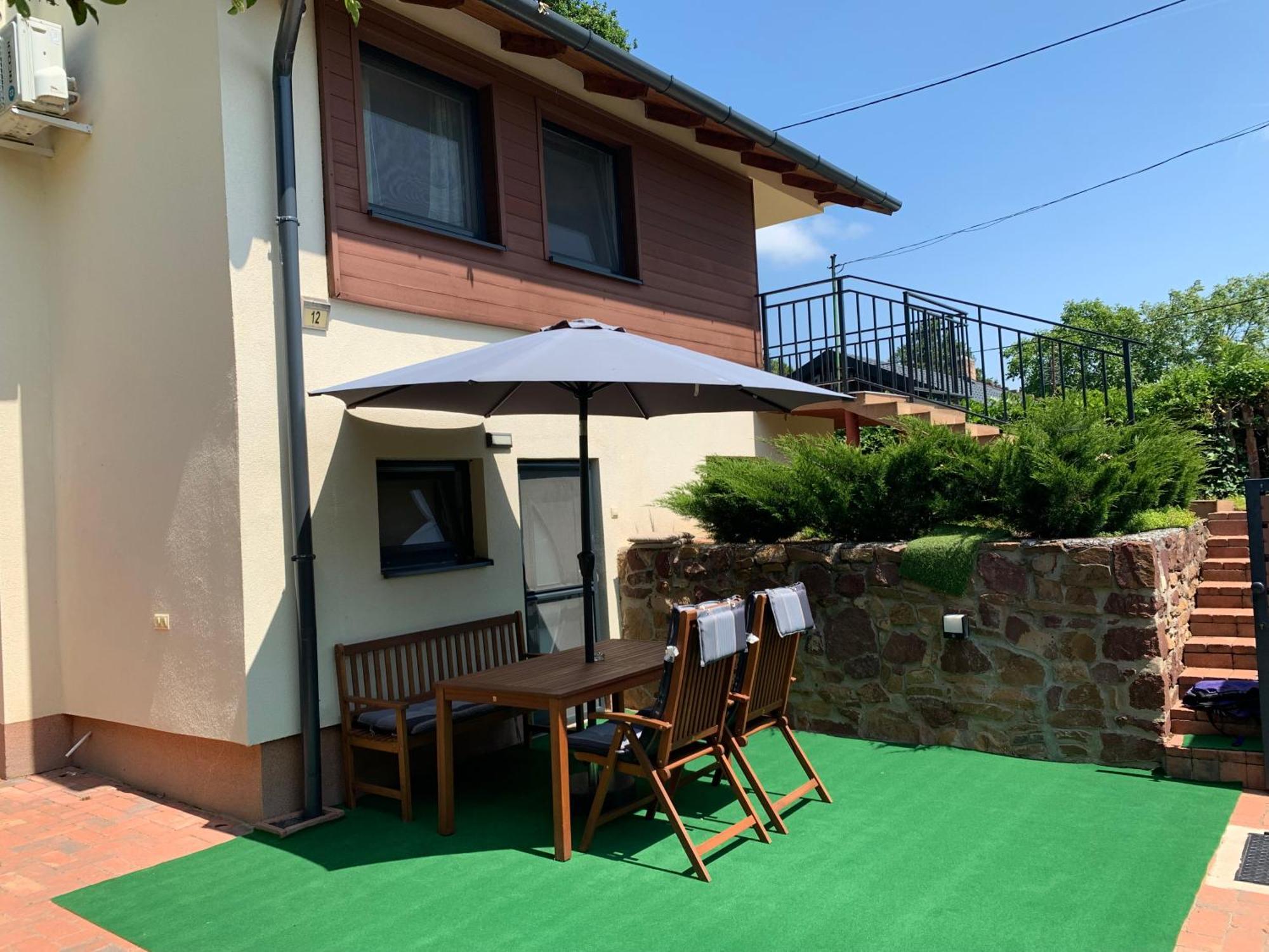 Balaton Wellness Tom Cat Nyaralo 1 Wellness Es 1 Gyermekbarat Apartmannal Kovagoors Dış mekan fotoğraf